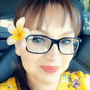 Meet your Posher, Noemi